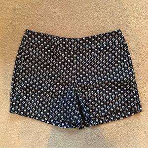 Ann Taylor Flower Blue and Black Shorts (Size 6)